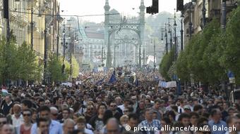Будапеща: протест срещу планираното закриване на Централноевропейския университет