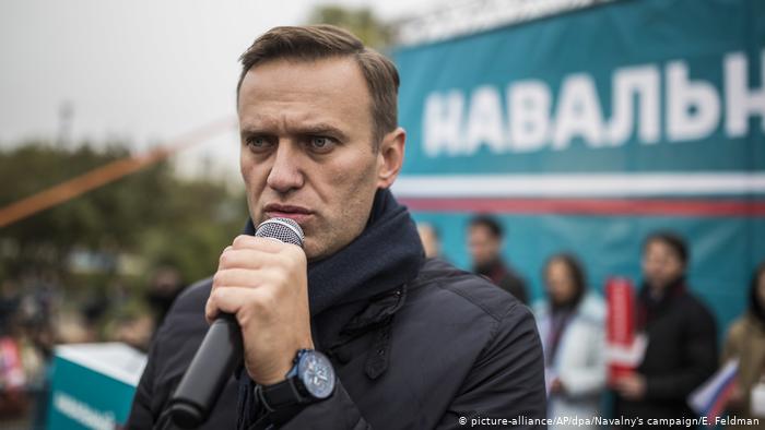 Russland Oppositionsführer Nawalny in einer Kundgebung (picture-alliance/AP/dpa/Navalny's campaign/E. Feldman)