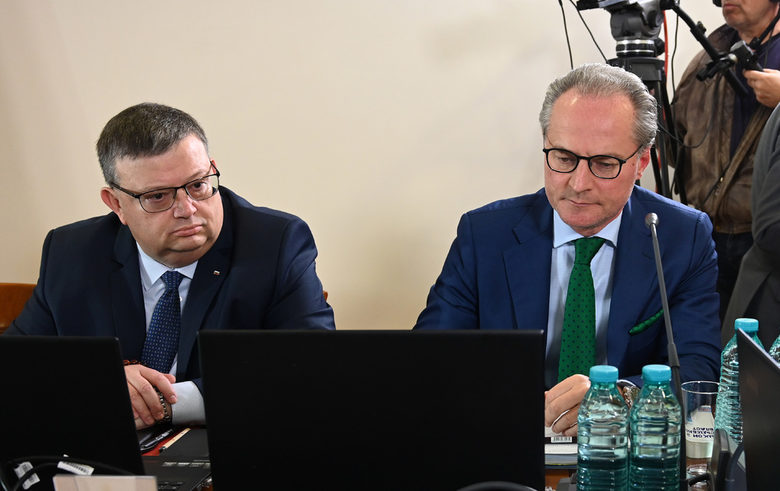 Лозан Панов и Сотир Цацаров по време на заседание на ВСС - 2019 г.