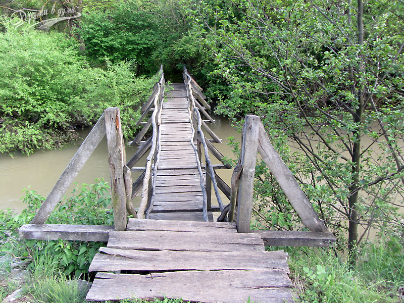 Геопарк Искър - Панега: един от мостовете над реката